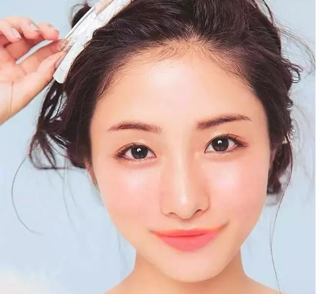 不容错过的圣诞主题妆容 ,任你玩转圣诞夜