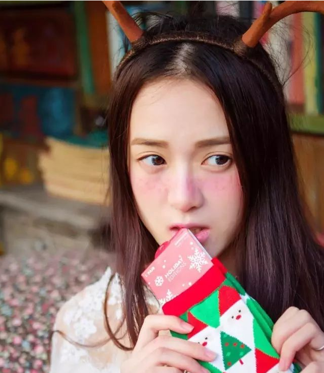 不容错过的圣诞主题妆容 ,任你玩转圣诞夜