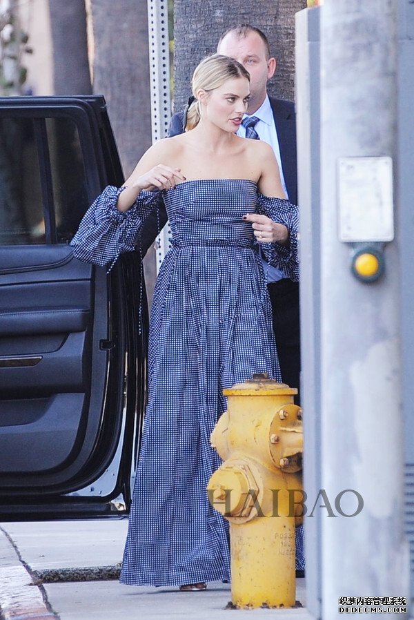 2017115գءޱ (Margot Robbie) ɼ