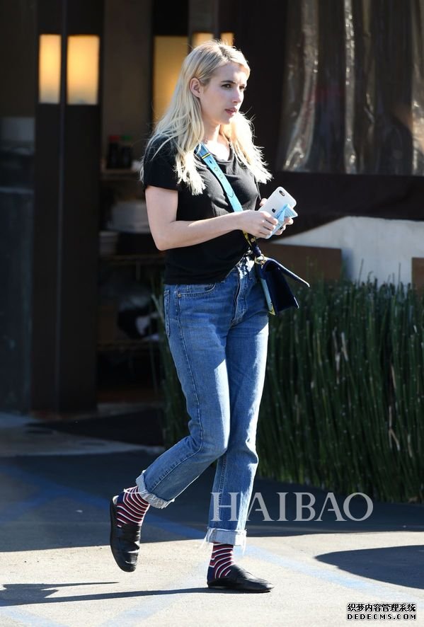 20171110հꡤ޲ (Emma Roberts) ɼ