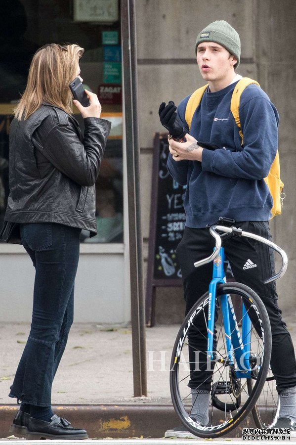 20171115գ塤Ī (Chloe Moretz) Ͳ³֡˺ķ (Brooklyn Beckham) ŦԼ