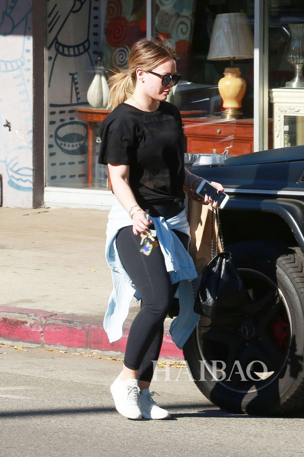 2017127գϣ (Hilary Duff) ɼ