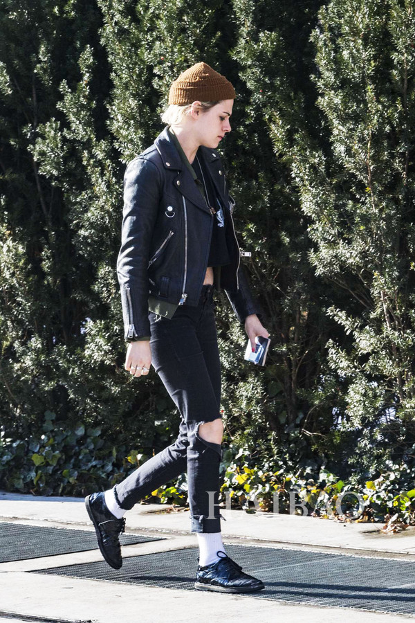 20171214տ˹͡˹ͼ (Kristen Stewart) Ͱʲ򡤱ɭ (Ashley Benson) ŦԼ