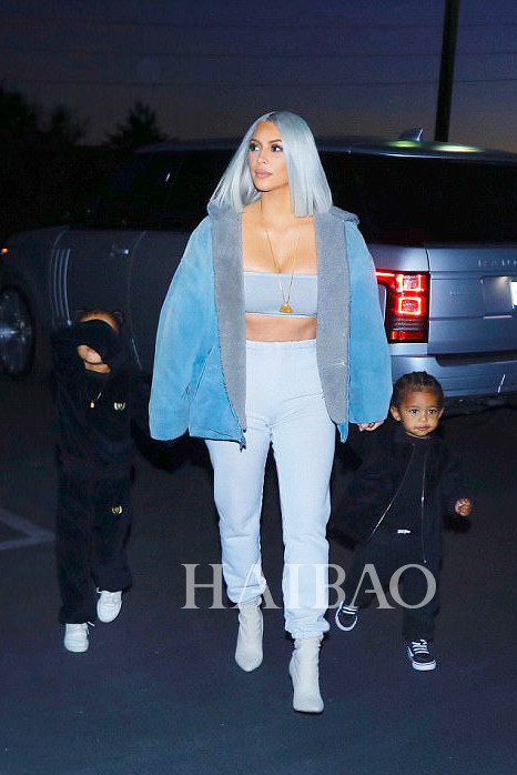 20171223գ𡤿ɺ (Kim Kardashian) ŮС North WestͶSaint Westǰɶ